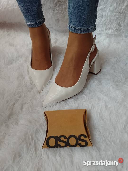40 ASOS Białe teksturowane czółenka z odkrytą
