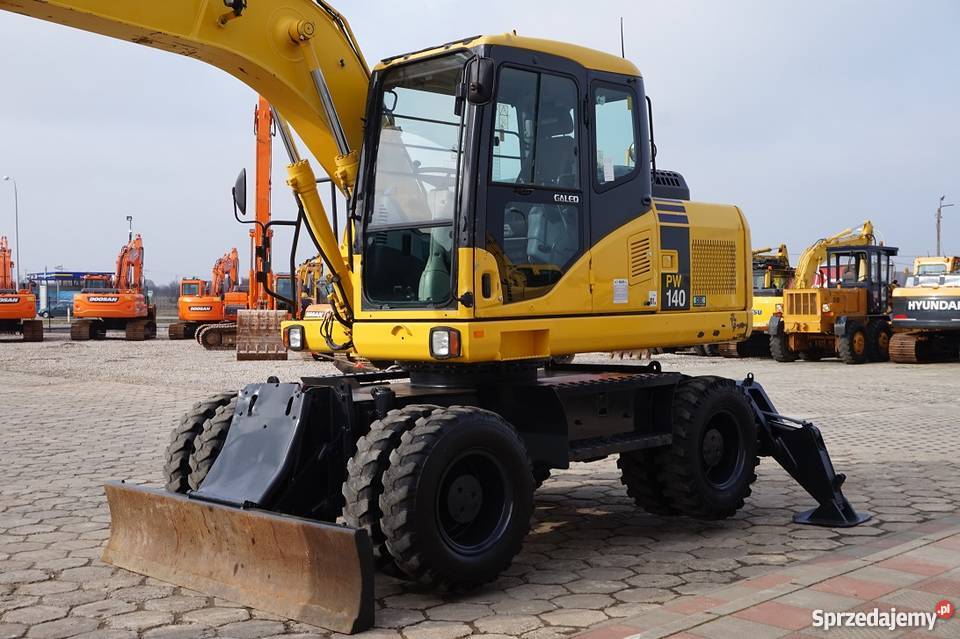 KOPARKA KOŁOWA MARKI KOMATSU PW 1407 Tuliszków