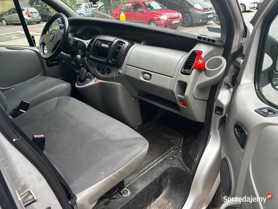 Opel Vivaro Raty Prywatnie 9os Minivan nieuszkodzony Wrocław sprzedam