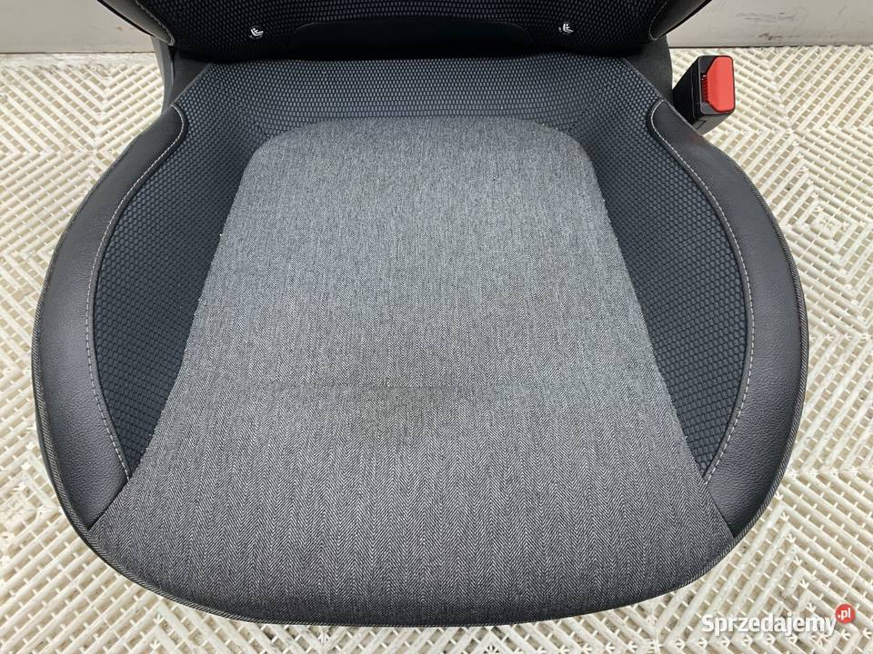 FOTEL PRAWY PRZÓD RENAULT CAPTUR I Crossover