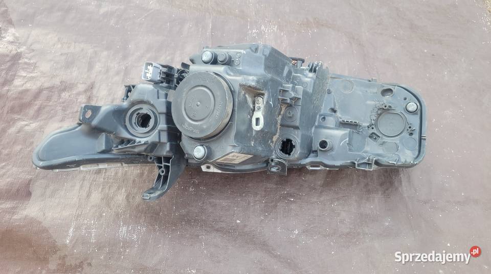 TOYOTA AURIS II LIFT REFLEKTOR PRAWY LAMPA PRAWA osobowe Ruda Śląska