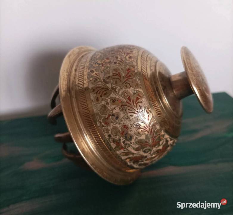 Stary mosiężny dzwonek orientalny