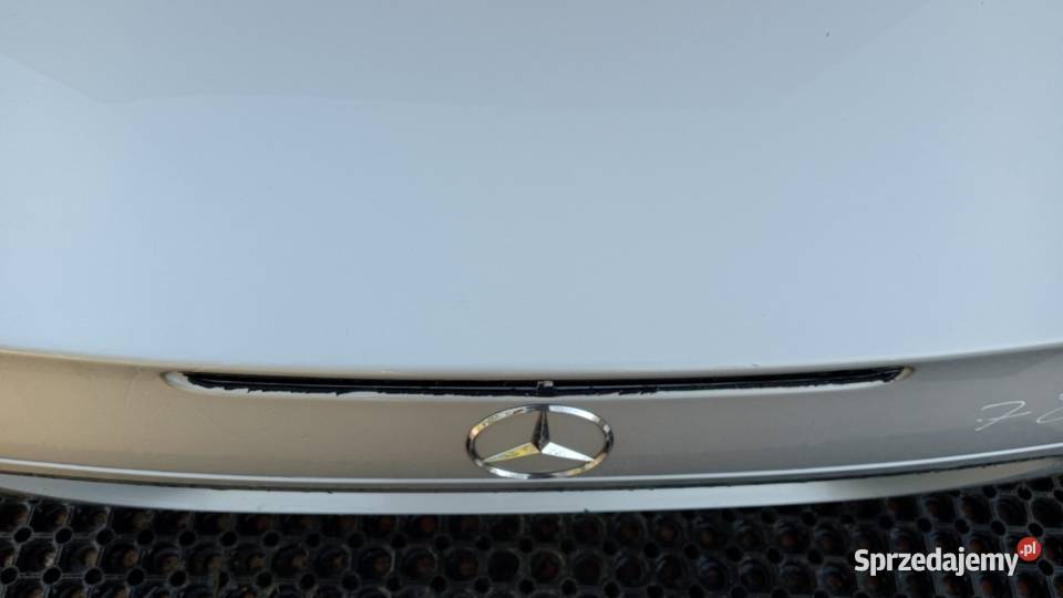 MERCEDES W211 FL SEDAN KLAPA TYŁ C775 Zbierkowo