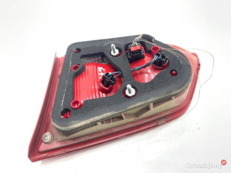 LAMPA TYŁ LEWA WEWNĘTRZNA VW PASSAT B7