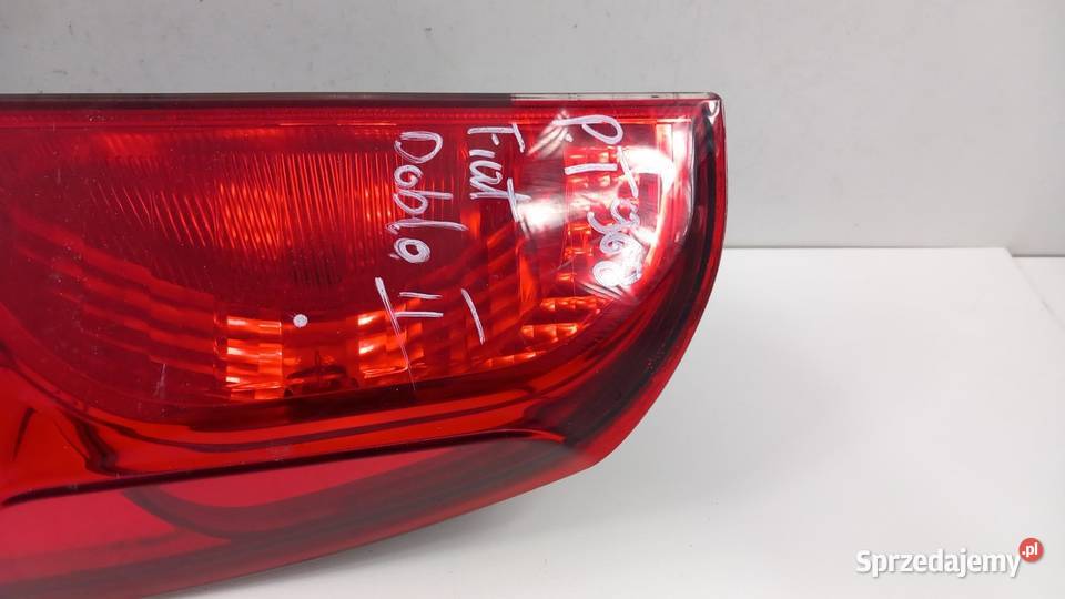 FIAT DOBLO II LAMPA TYŁ PRAWA Zbierkowo
