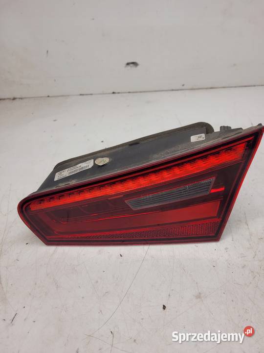 LAMPA PRAWY TYŁ W KLAPĘ AUDI A3 8V 3D 8V3945094B Części samochodowe Przystajń