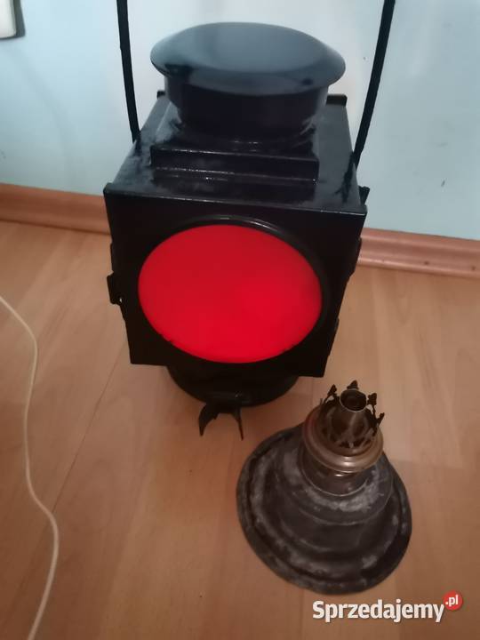 Stara lampa kolejowa na nafte Kraków