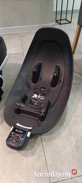 Fotelik i baza Cybex Aton B isofix Olbrachtów sprzedam