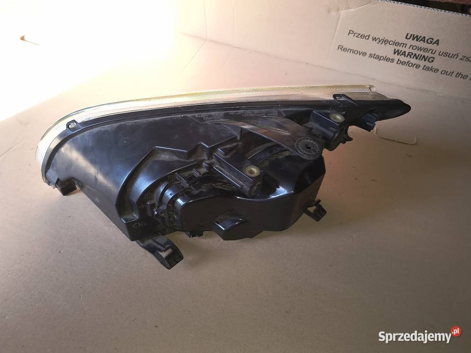 Ford Focus MK2 0408 Reflektor prawy kpl Oryginał Lampy przednie Domasław