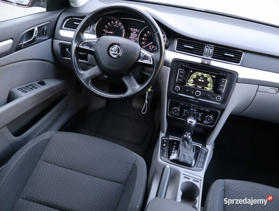 Skoda Superb 20 TDI światła do jazdy dziennej