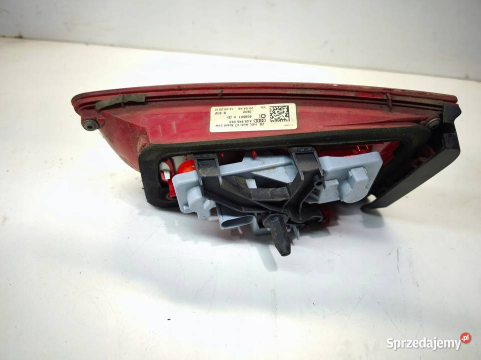 LAMPA LEWY TYŁ W KLAPĘ AUDI A6 C7 AVANT Przystajń
