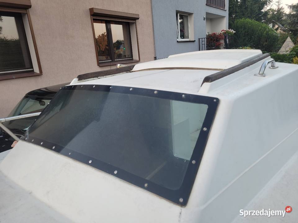 Łódź kabinowa motorówka 42m Honda 15 czterosuw wielkopolskie Złotów