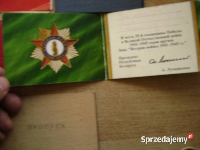 Starocie z PRL Militaria Zestaw 11 legitymacji