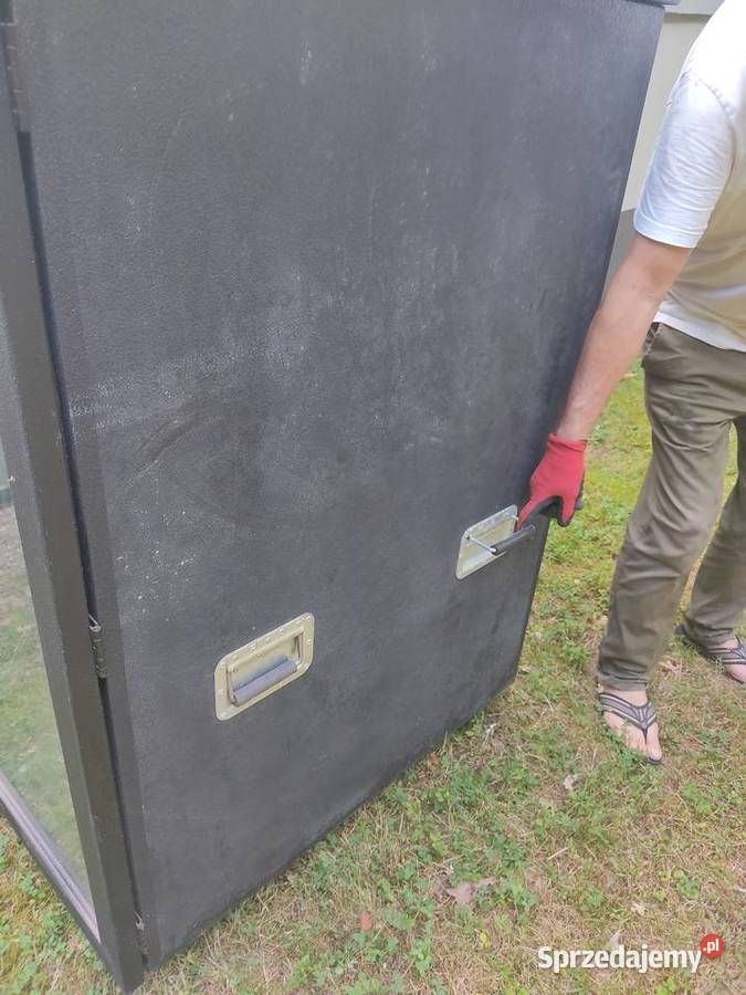 ISO box z zlikwidowanego studia Elektronika Szalejów Górny