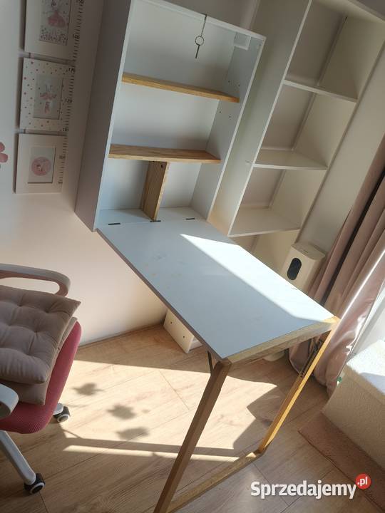 Biurko wiszące ścienne rozkładane z tablicą Golemki