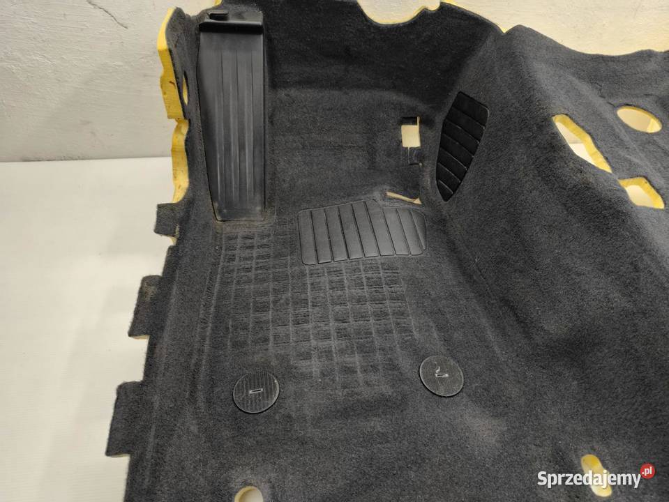 DYWAN WYKŁADZINA PRZÓD BMW F20 7272631