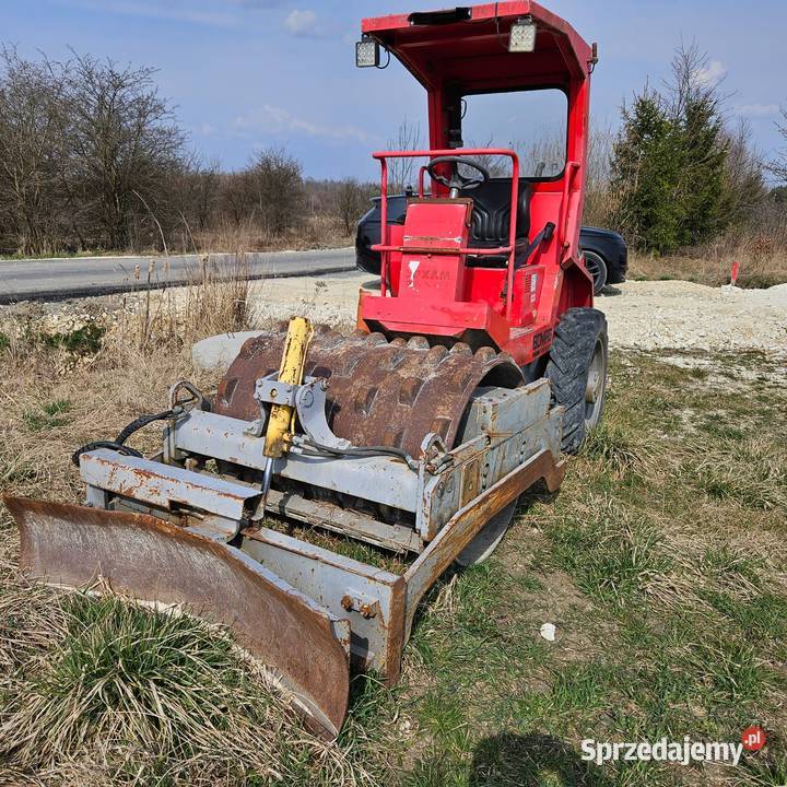 walec okołkowany 45 tony Bomag z pługiem Kraków