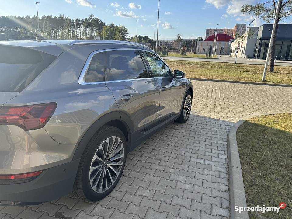 Audi Etron 50 Quattro 2019 r 70 300 VAT 23 Salon srebrny Bydgoszcz