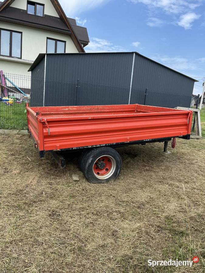 Przyczepa z napędem i funkcją kiper burtowe Poronin