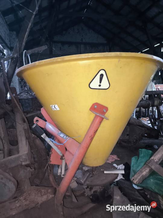 Rozsiewacz nawozu Promar N014 70 300l Kołoząb