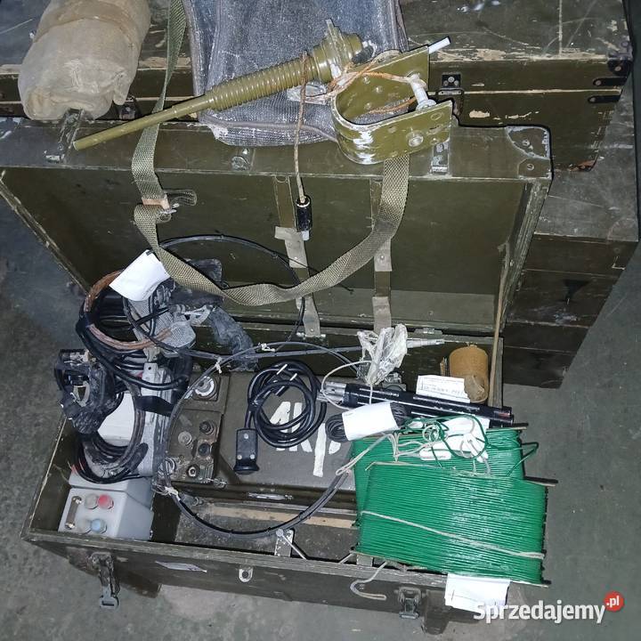 Radiostacja R107 nadawczoodbiorcza odbiornik Skierniewice