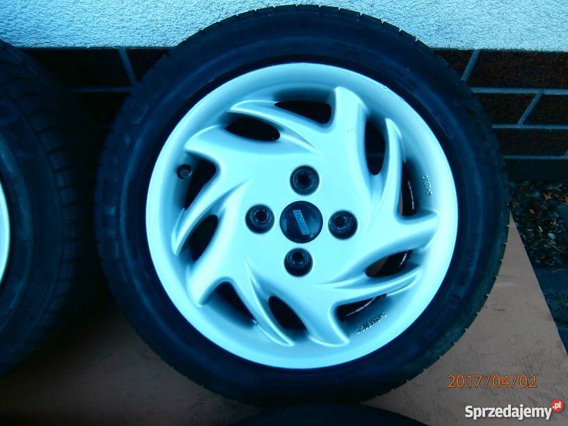 13 SEICENTO ALUFELGI OPONY 565mm Pirelli