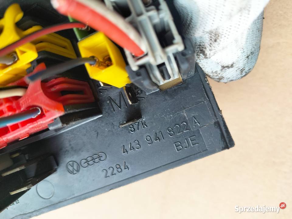 AUDI 80B4 80 B4 19TDI 443941822A SKRZYNKA Kamień-Kolonia