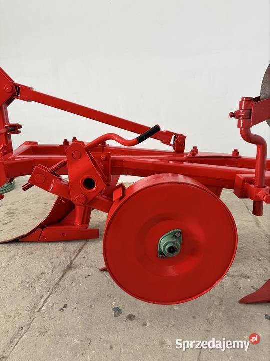 Pług do ciągnika 3 skibowy