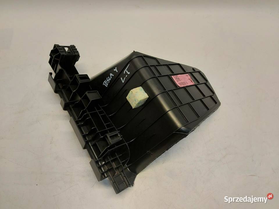 TESLA MODEL Y 2024r TAPICERKA BOCZEK BAGAŻNIKA osobowe