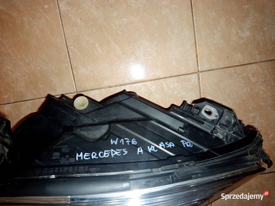 Reflektor prawy Mercedes a klasa w 176 orginalny podkarpackie Rzeszów