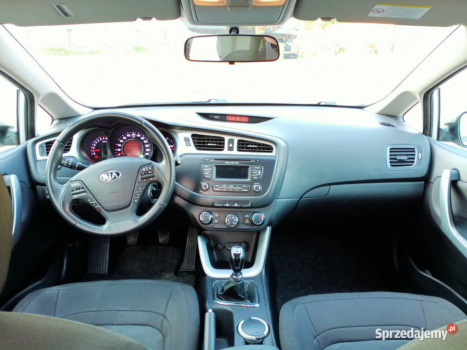 Kia ceed 14 2013r benzyna stan perfekcyjny Poznań sprzedam