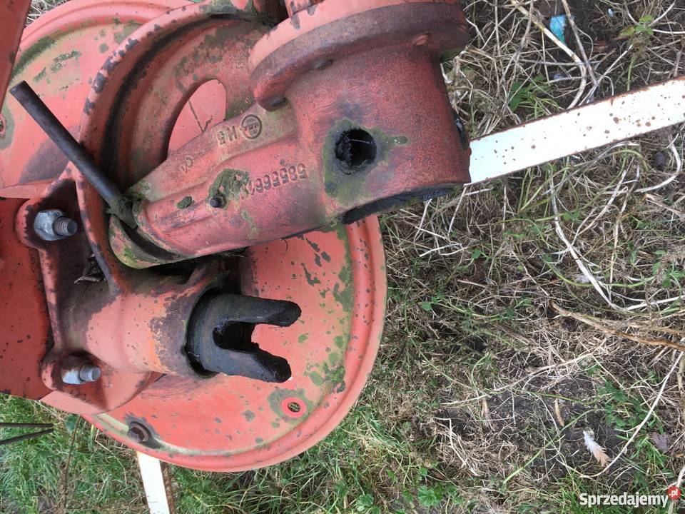 Karuzelowy przetrząsacz do siana Kuhn GF452M Chromiec