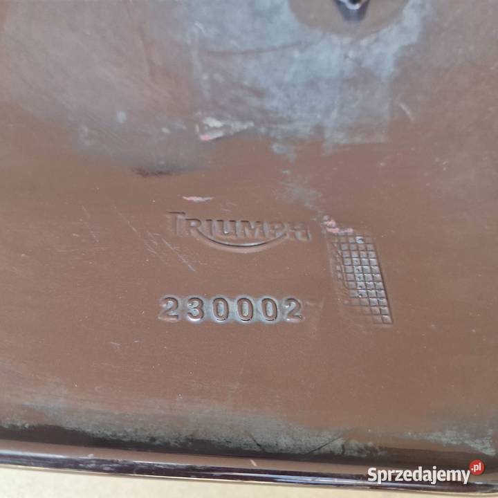 TRIUMPH 750 SPORT CZASZA BOK OSŁONA OWIEWKA LEWA Bieleń sprzedam