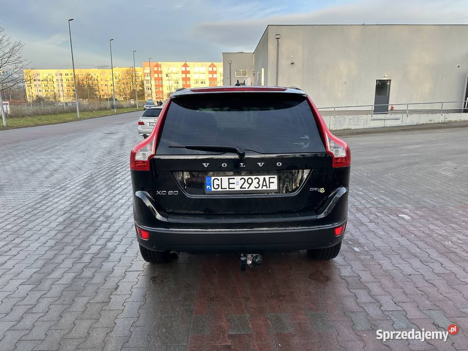 Volvo XC60 20 D3 163 czarny Gdynia sprzedam
