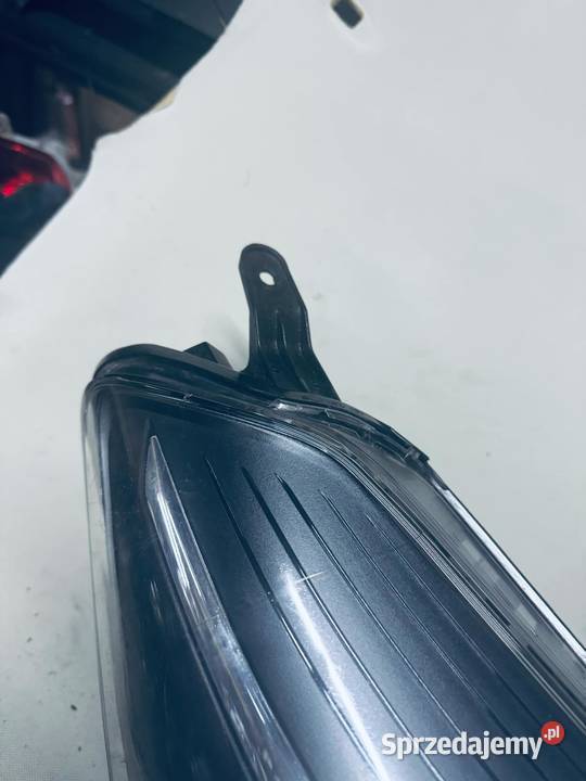 toyota yaris lampa przednie prawa Czerwonak sprzedam