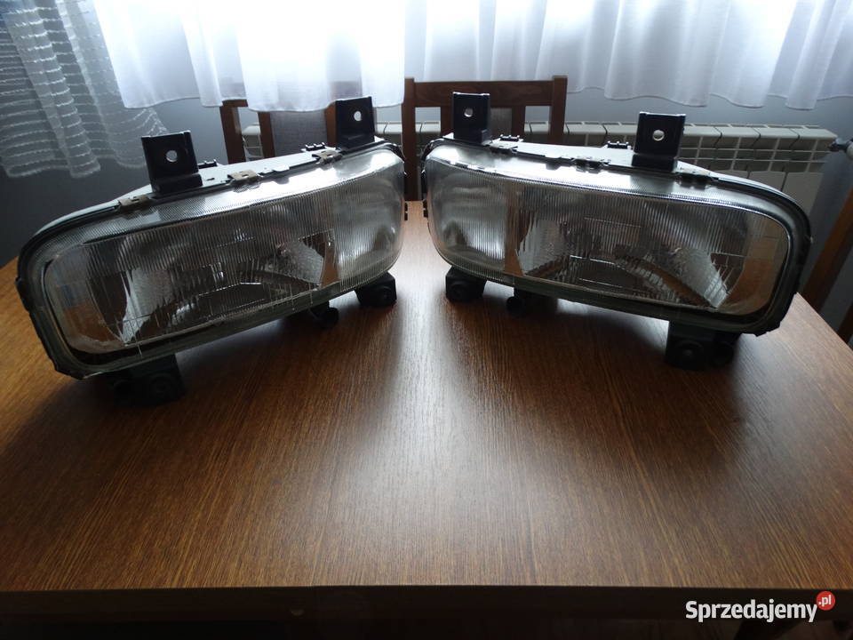 MERCEDES ATEGO REFLEKTORY LAMPY Przód Dębowiec