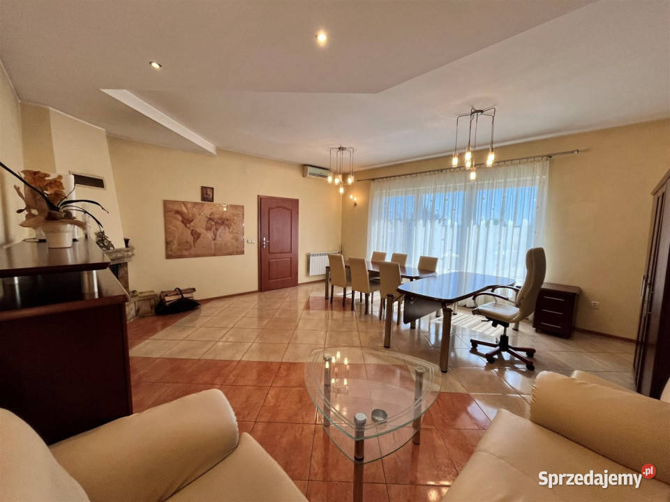 sprzedaży lokalu Jędrzejów 450m2