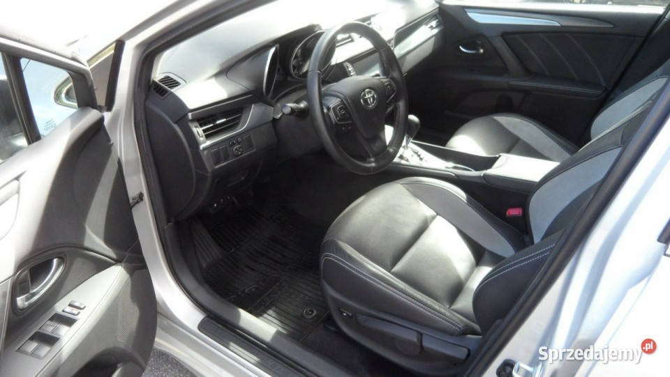 Toyota Avensis III 2009 lakier metallic Sadlno