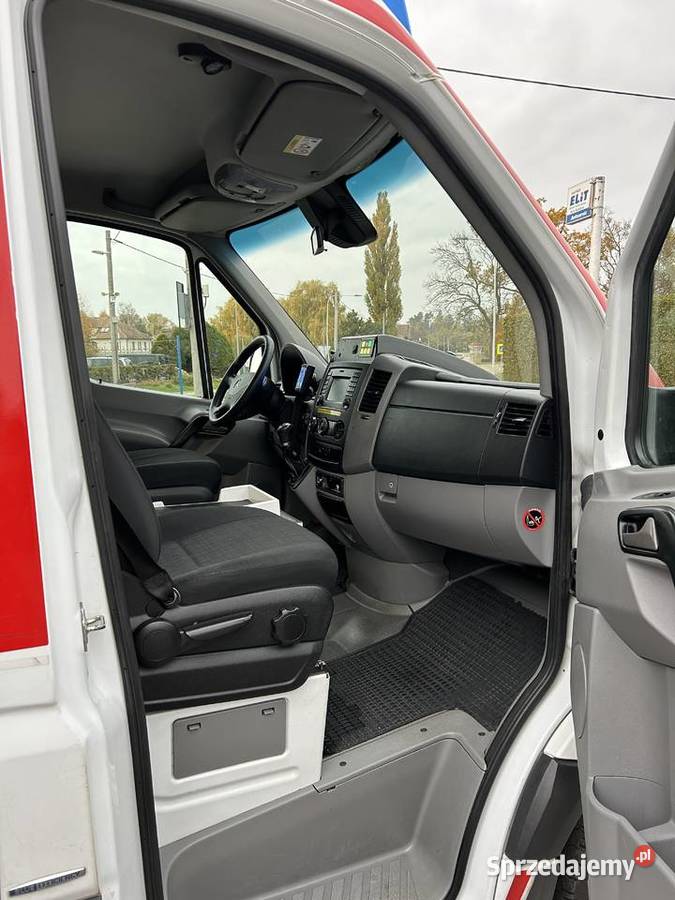 MercedesBenz Sprinter 30 CDI Ambulans Karetka światła do jazdy dziennej Opole