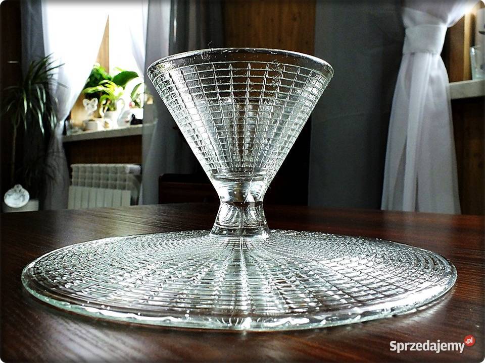 PATERA na stopce LOOK na TORT z PRL lat 6070 Żary