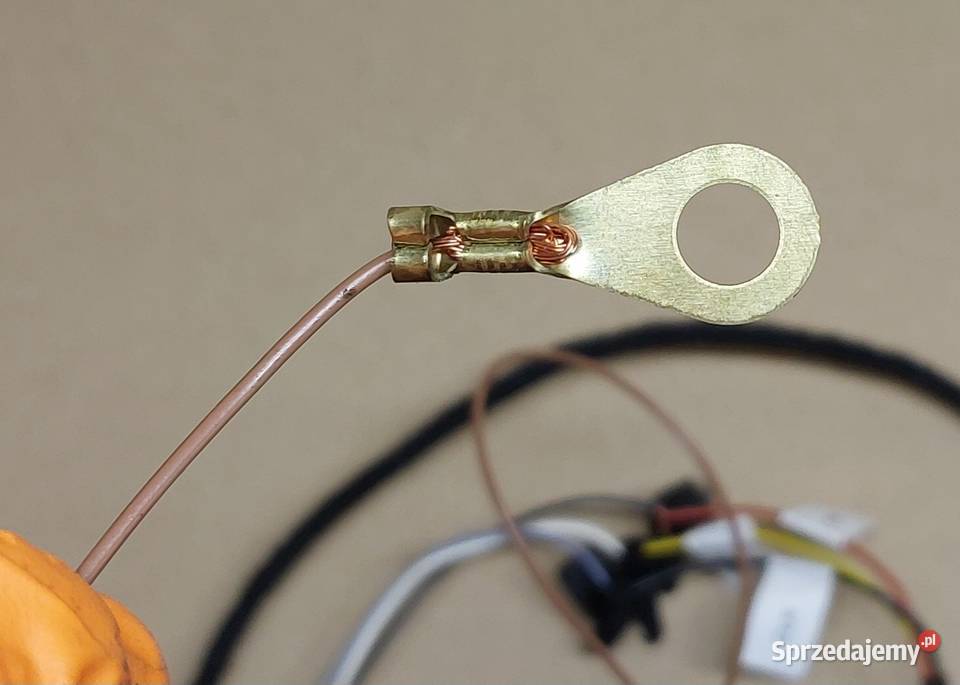 WIĄZKA KABEL LINE IN AUX ADAPTER MINI ISO 8 PIN