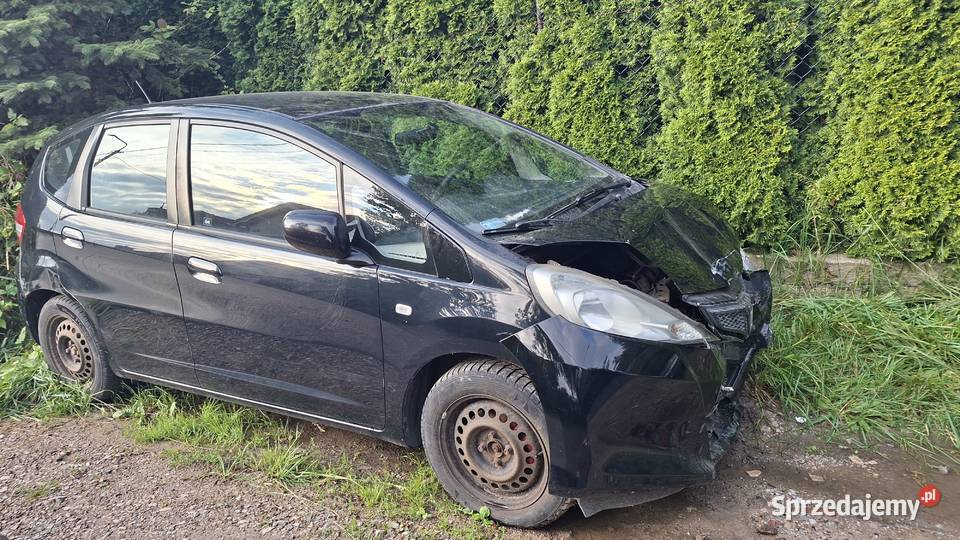 Honda Jazz uszkodzona Hipolitów