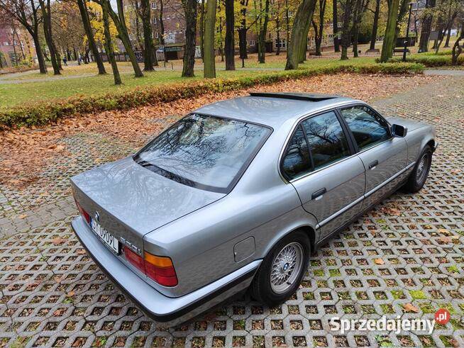 KLASYCZNE ZADBANE BMW e34 520i Lachs Silver garażowany Seria 5 śląskie Bytom