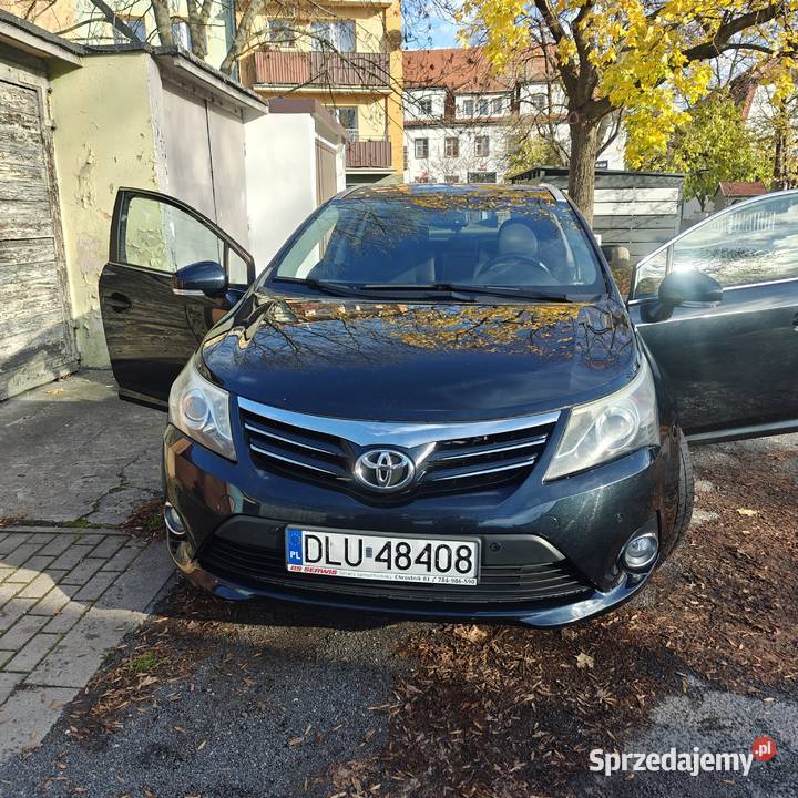 Toyota Avensis nieuszkodzony Lubin
