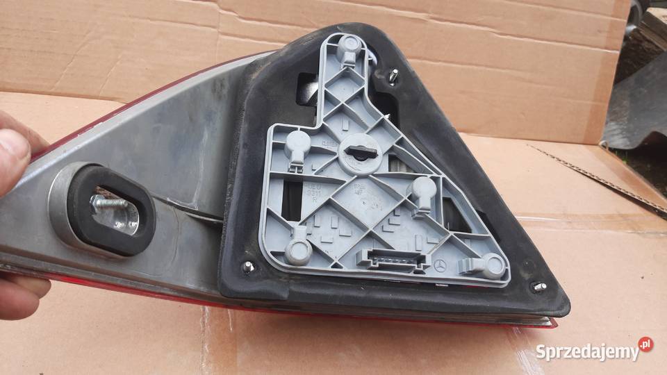 lampa prawa tylna mercedes c w203 sedan
