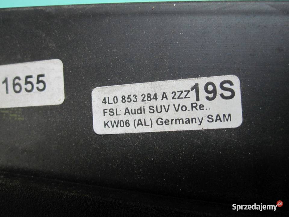 AUDI Q7 4L I 07r listwa zgarniająca drzwi prawa