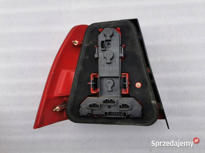 Lampa Prawy Tył Tylna Prawa VW Bora Sedan lampy tylne Oświetlenie