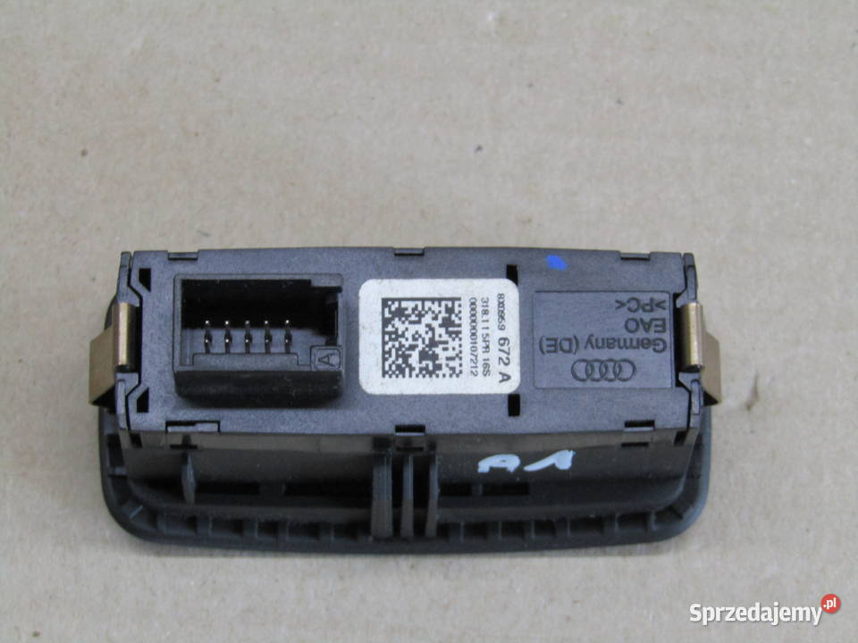 WŁĄCZNIK ŚWIATEŁ AWARYJNYCH AUDI A1 8X0959672A Mysłaków