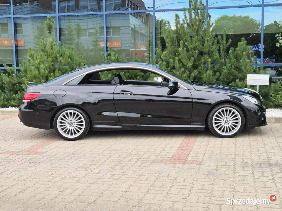Mercedes E 200 benzyna 184 super stan zadbany światła do jazdy dziennej