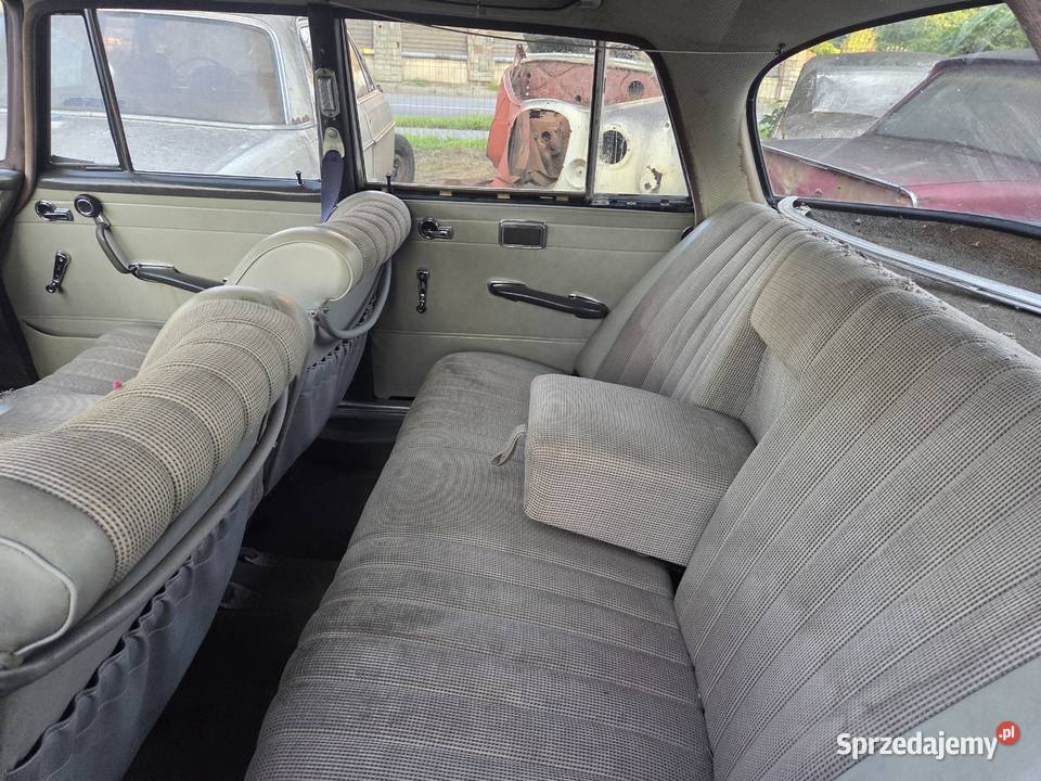 Mercedes W111 230S 120KM Strumień
